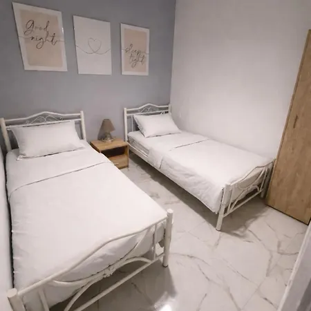 アパート Antonis パラリア・ディオニショウ