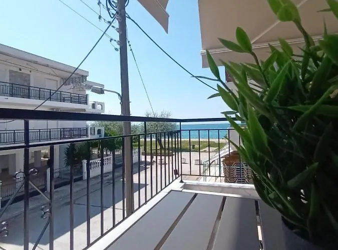 Antonis Paralia Dionisiou